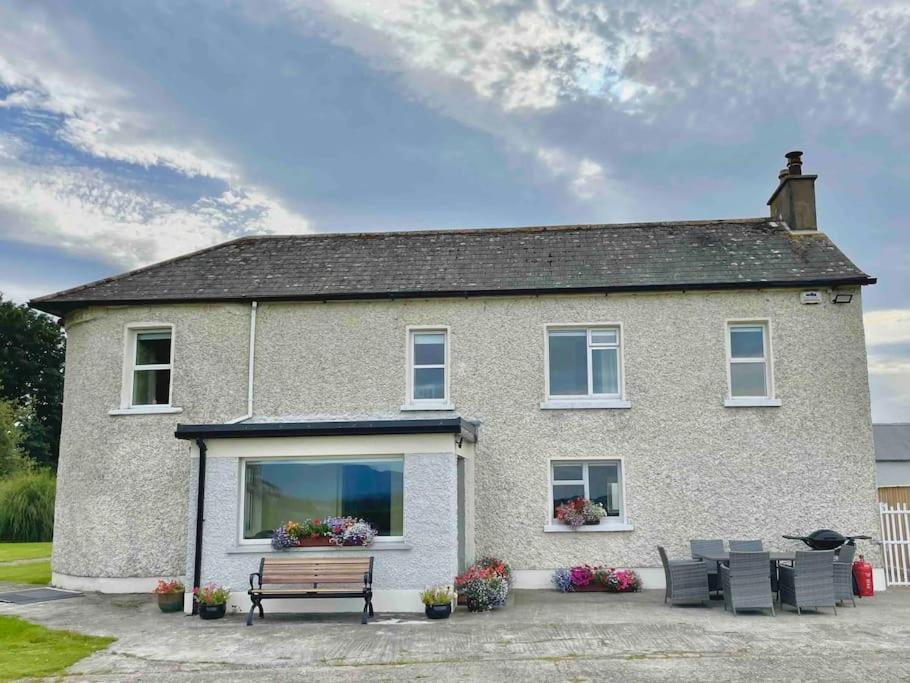 Beautiful Farmhouse An Hour'S Drive From Four Irish Cities คลอนเมล ภายนอก รูปภาพ
