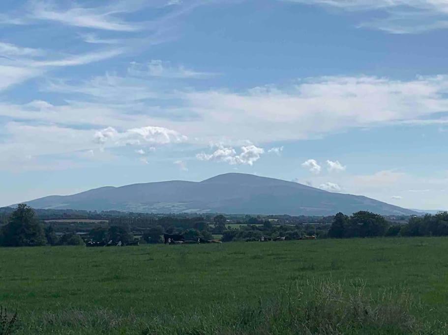 Beautiful Farmhouse An Hour'S Drive From Four Irish Cities คลอนเมล ภายนอก รูปภาพ