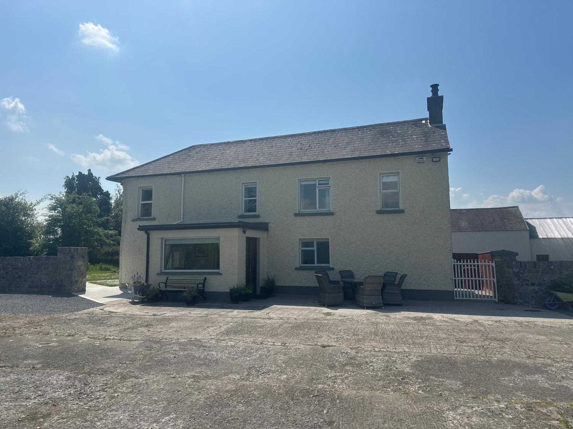Beautiful Farmhouse An Hour'S Drive From Four Irish Cities คลอนเมล ภายนอก รูปภาพ
